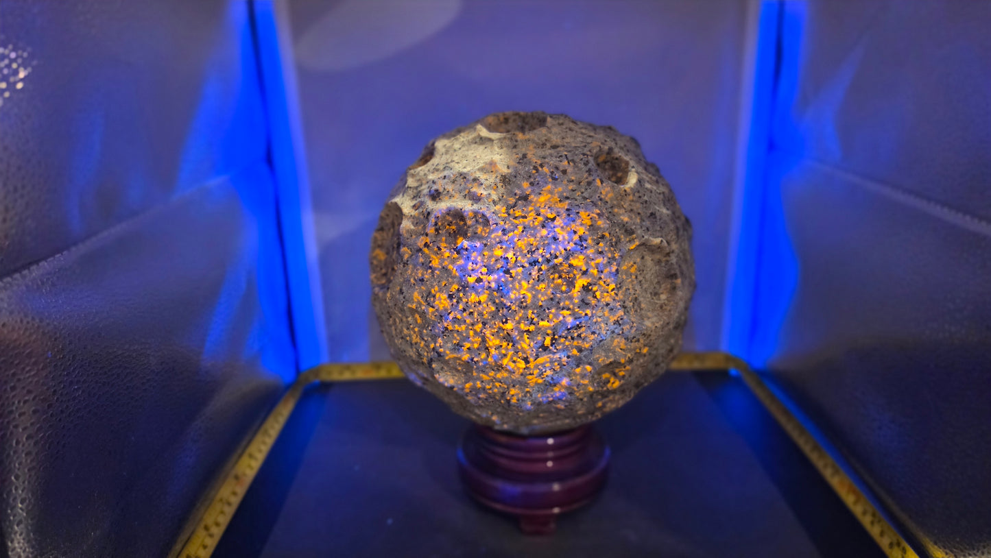 Yooperlite Full Moon Sphere Carving