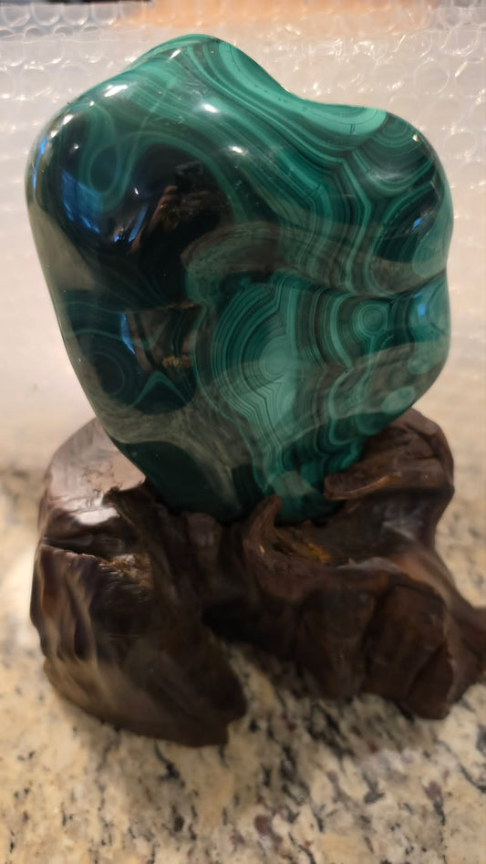 Malachite free form with stand