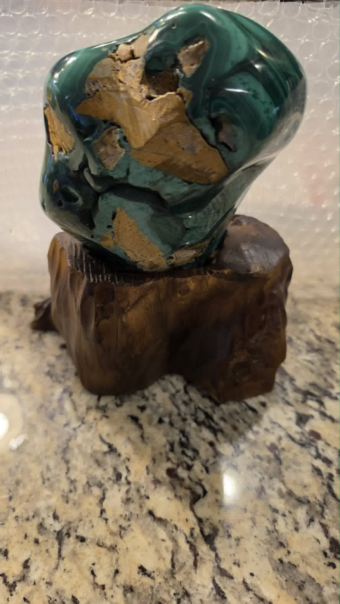 Malachite free form with stand