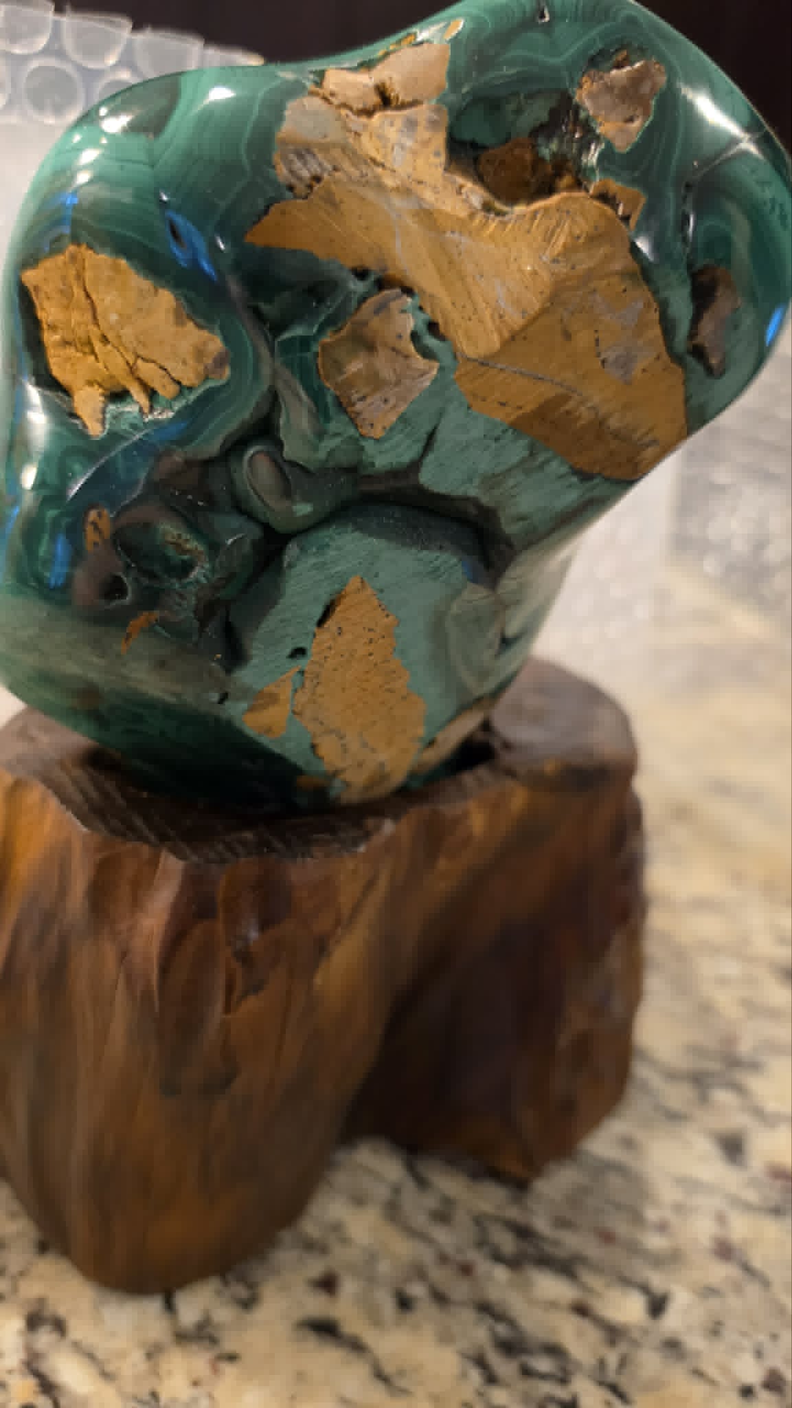 Malachite free form with stand