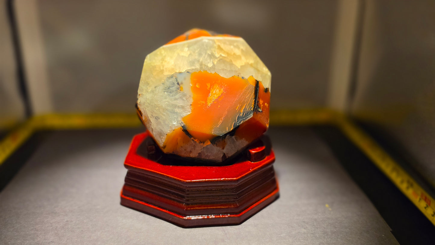 Sardonyx Diamond with stand